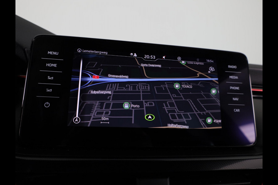 Škoda SCALA 1.0 TSI Sport Business 110 pk Automaat (DSG) | Navigatie | Parkeersensoren achter | Achteruitrijcamera | Adaptieve cruise control | Full LED koplampen | Voll. digitaal instrumentenpaneel |