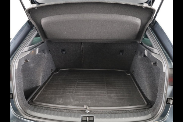 Škoda SCALA 1.0 TSI Sport Business 110 pk Automaat (DSG) | Navigatie | Parkeersensoren achter | Achteruitrijcamera | Adaptieve cruise control | Full LED koplampen | Voll. digitaal instrumentenpaneel |