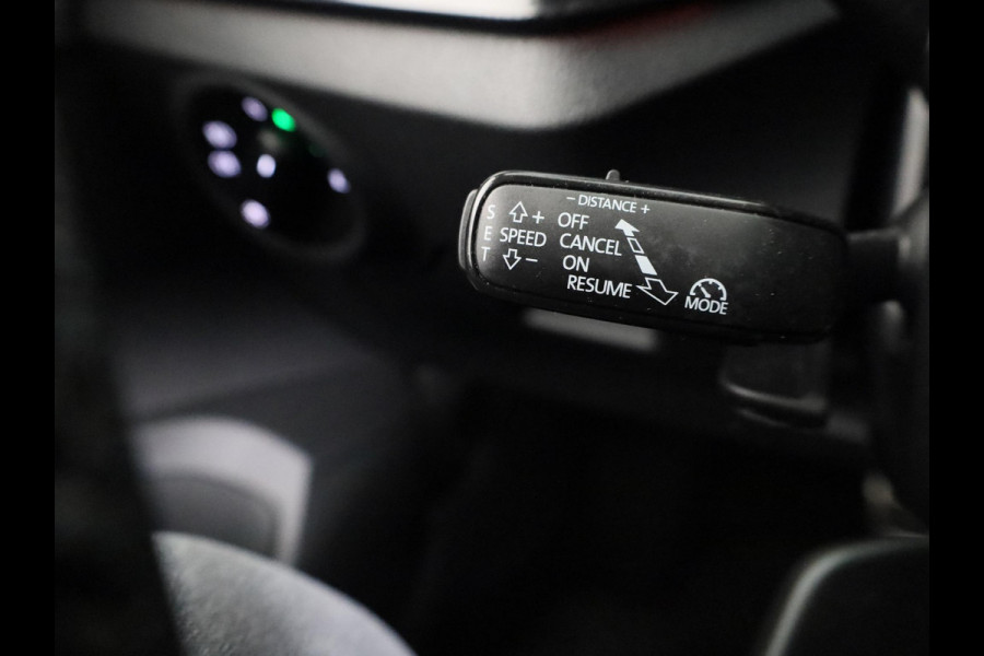 Škoda SCALA 1.0 TSI Sport Business 110 pk Automaat (DSG) | Navigatie | Parkeersensoren achter | Achteruitrijcamera | Adaptieve cruise control | Full LED koplampen | Voll. digitaal instrumentenpaneel |