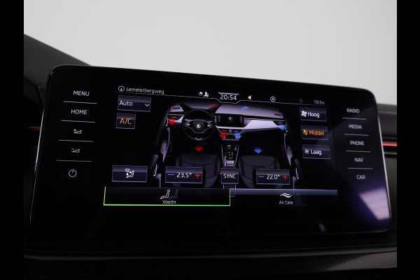 Škoda SCALA 1.0 TSI Sport Business 110 pk Automaat (DSG) | Navigatie | Parkeersensoren achter | Achteruitrijcamera | Adaptieve cruise control | Full LED koplampen | Voll. digitaal instrumentenpaneel |