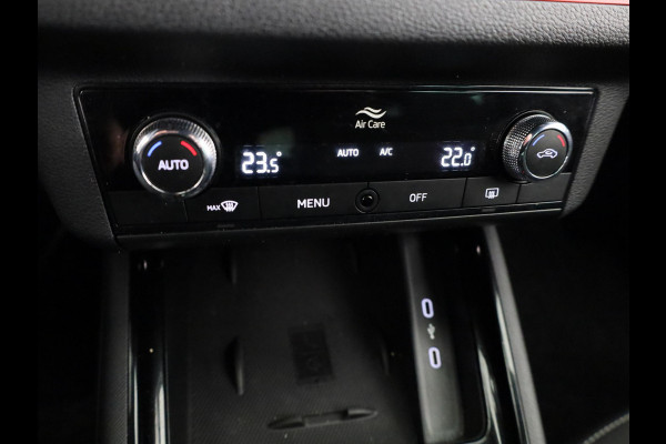 Škoda SCALA 1.0 TSI Sport Business 110 pk Automaat (DSG) | Navigatie | Parkeersensoren achter | Achteruitrijcamera | Adaptieve cruise control | Full LED koplampen | Voll. digitaal instrumentenpaneel |
