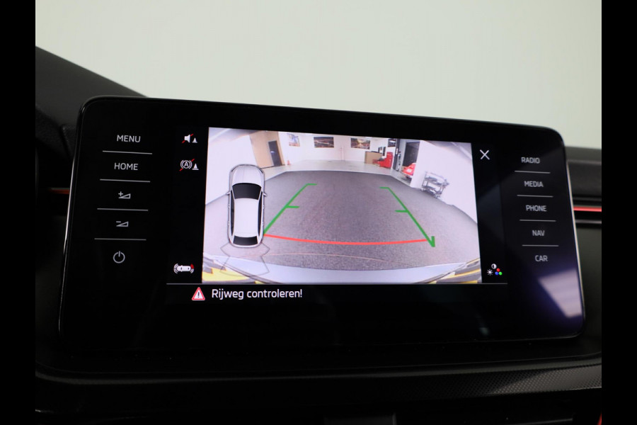 Škoda SCALA 1.0 TSI Sport Business 110 pk Automaat (DSG) | Navigatie | Parkeersensoren achter | Achteruitrijcamera | Adaptieve cruise control | Full LED koplampen | Voll. digitaal instrumentenpaneel |