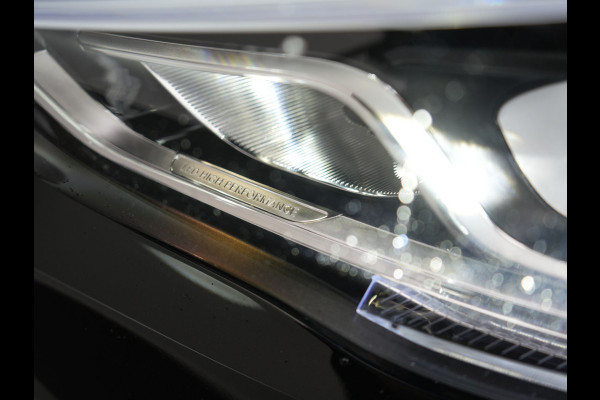 Mercedes-Benz GLA 250 e AMG Line Plug In Hybrid 225pk Dealer O.H PHEV | Cruise Control | Sfeerverlichting | Alcantara Sportstoelen Verwarmd | Lane Assist | Navigatie | Virtual | DAB |