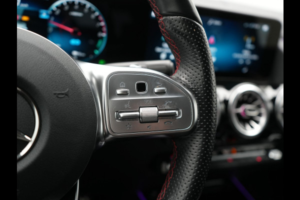 Mercedes-Benz GLA 250 e AMG Line Plug In Hybrid 225pk Dealer O.H PHEV | Cruise Control | Sfeerverlichting | Alcantara Sportstoelen Verwarmd | Lane Assist | Navigatie | Virtual | DAB |