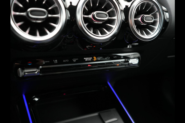 Mercedes-Benz GLA 250 e AMG Line Plug In Hybrid 225pk Dealer O.H PHEV | Cruise Control | Sfeerverlichting | Alcantara Sportstoelen Verwarmd | Lane Assist | Navigatie | Virtual | DAB |