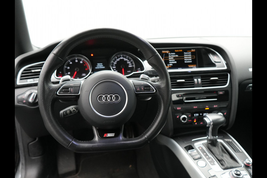 Audi A5 Cabriolet 1.8 TFSI S Line Automaat 177pk Dealer O.H | S Line Interieur & Exterieur | Bang & Olufsen | Cruise Control | Lederen Sportstoelen Verwarmd | Nekverwarming | 19" L.M | Navigatie | DAB |