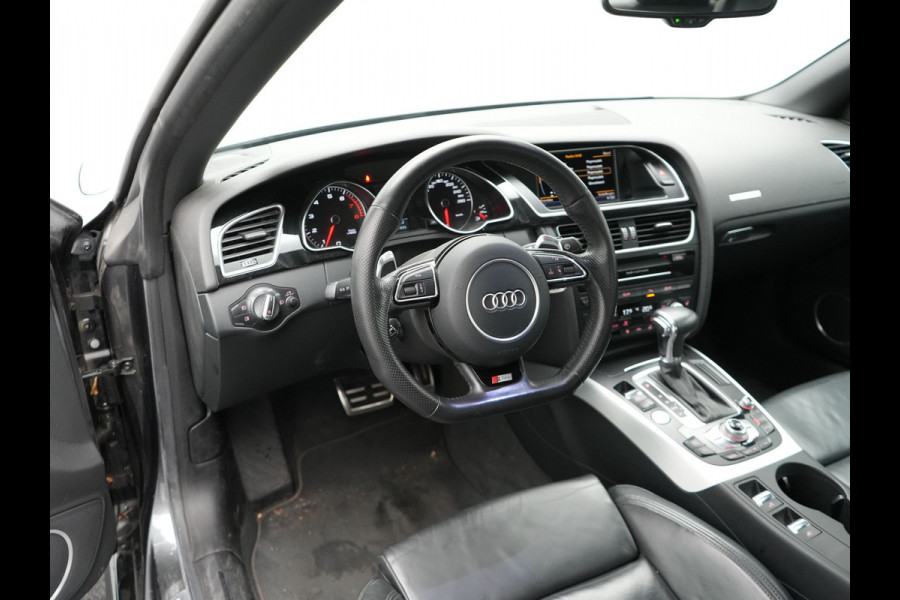 Audi A5 Cabriolet 1.8 TFSI S Line Automaat 177pk Dealer O.H | S Line Interieur & Exterieur | Bang & Olufsen | Cruise Control | Lederen Sportstoelen Verwarmd | Nekverwarming | 19" L.M | Navigatie | DAB |