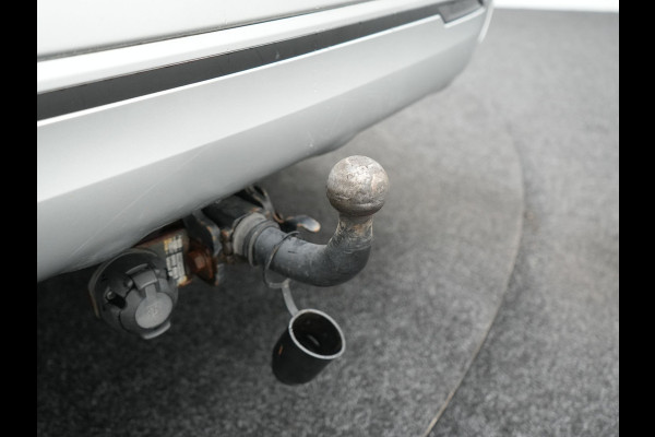 Mitsubishi Outlander 2.4 Intense+ Plug In Hybrid 225pk Dealer O.H PHEV | Trekhaak Af Fabriek | 360 Camera | Lederen Sportstoelen Verwarmd | Apple Carplay | Blis | Cruise Control | Navigatie | Keyless | DAB | 18" L.M |