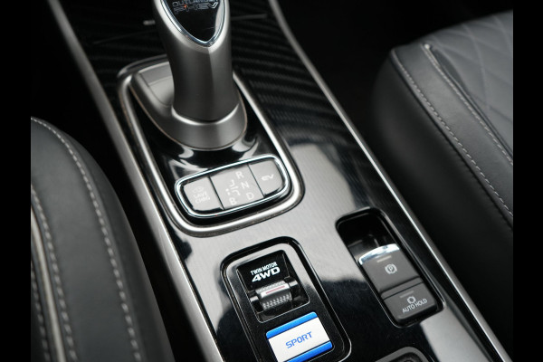 Mitsubishi Outlander 2.4 Intense+ Plug In Hybrid 225pk Dealer O.H PHEV | Trekhaak Af Fabriek | 360 Camera | Lederen Sportstoelen Verwarmd | Apple Carplay | Blis | Cruise Control | Navigatie | Keyless | DAB | 18" L.M |