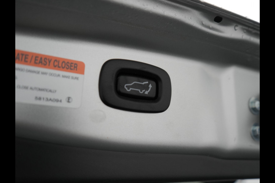 Mitsubishi Outlander 2.4 Intense+ Plug In Hybrid 225pk Dealer O.H PHEV | Trekhaak Af Fabriek | 360 Camera | Lederen Sportstoelen Verwarmd | Apple Carplay | Blis | Cruise Control | Navigatie | Keyless | DAB | 18" L.M |