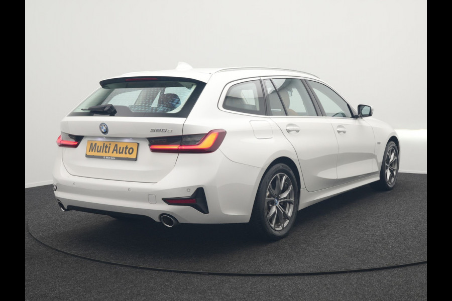 BMW 3 Serie Touring 320e Sportline Plug In Hybrid 204pk Dealer O.H PHEV | Lederen Sportstoelen Verwarmd | Sfeerverlichting | Apple Carplay | Navigatie | Cruise Control | Virtual | DAB |