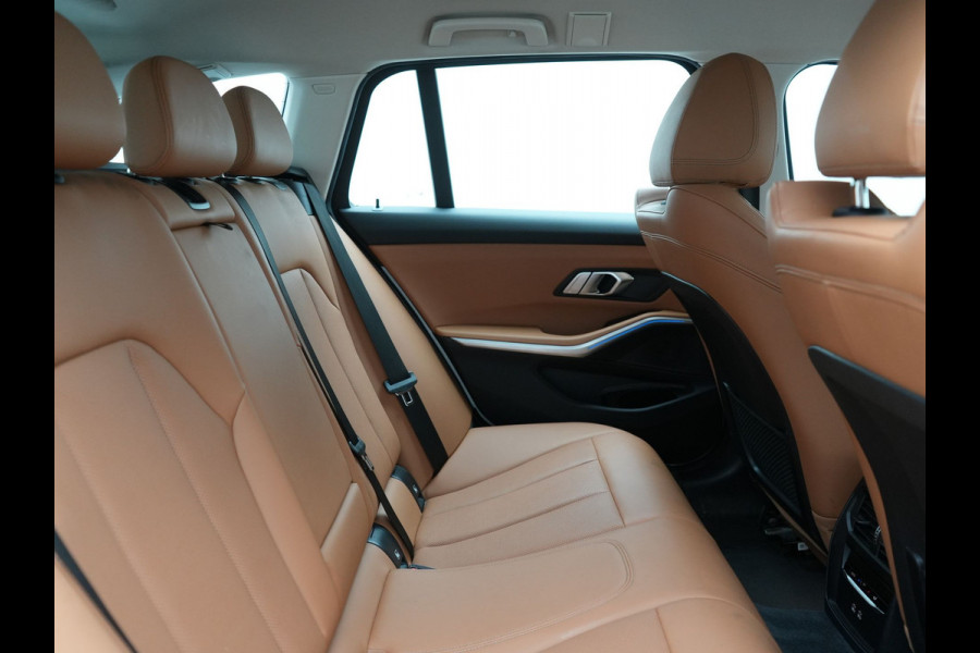 BMW 3 Serie Touring 320e Sportline Plug In Hybrid 204pk Dealer O.H PHEV | Lederen Sportstoelen Verwarmd | Sfeerverlichting | Apple Carplay | Navigatie | Cruise Control | Virtual | DAB |