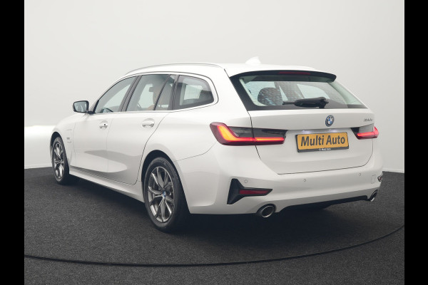 BMW 3 Serie Touring 320e Sportline Plug In Hybrid 204pk Dealer O.H PHEV | Lederen Sportstoelen Verwarmd | Sfeerverlichting | Apple Carplay | Navigatie | Cruise Control | Virtual | DAB |