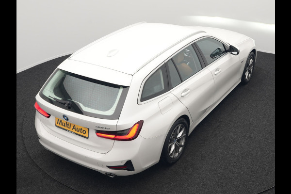 BMW 3 Serie Touring 320e Sportline Plug In Hybrid 204pk Dealer O.H PHEV | Lederen Sportstoelen Verwarmd | Sfeerverlichting | Apple Carplay | Navigatie | Cruise Control | Virtual | DAB |