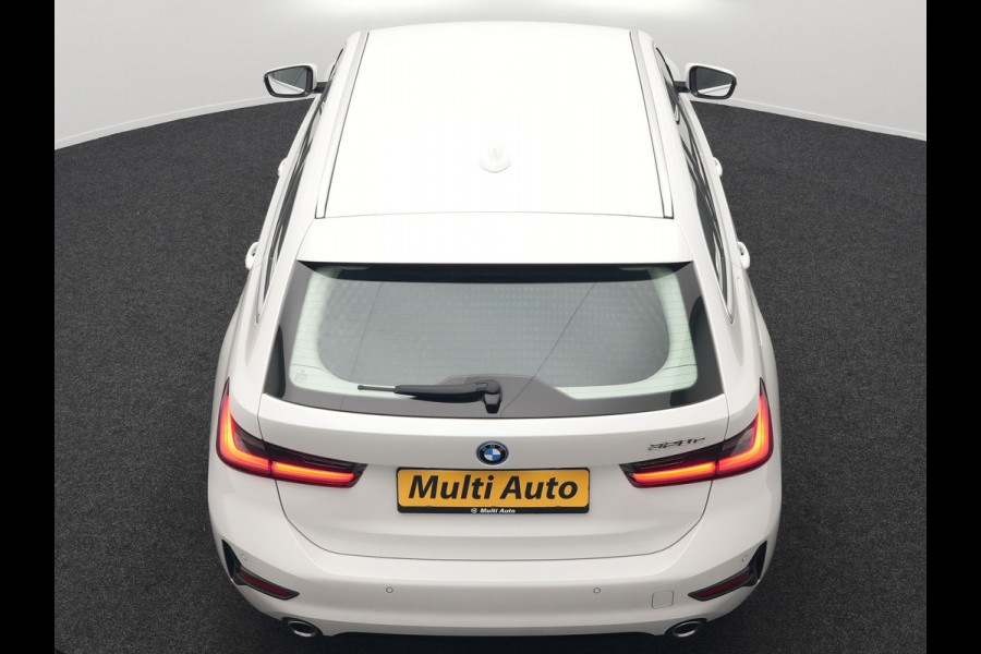 BMW 3 Serie Touring 320e Sportline Plug In Hybrid 204pk Dealer O.H PHEV | Lederen Sportstoelen Verwarmd | Sfeerverlichting | Apple Carplay | Navigatie | Cruise Control | Virtual | DAB |