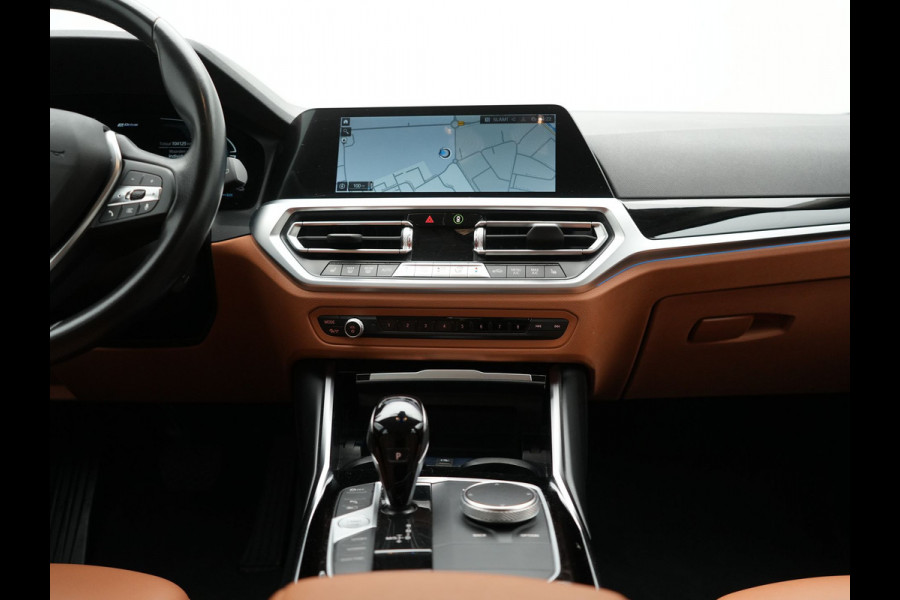 BMW 3 Serie Touring 320e Sportline Plug In Hybrid 204pk Dealer O.H PHEV | Lederen Sportstoelen Verwarmd | Sfeerverlichting | Apple Carplay | Navigatie | Cruise Control | Virtual | DAB |