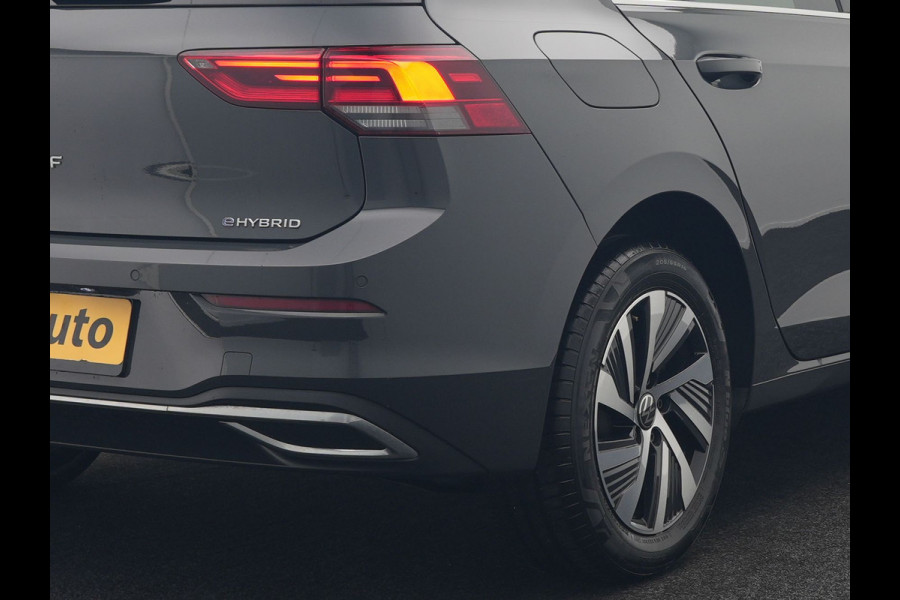Volkswagen Golf 1.4 eHybrid Style Plug In Hybrid 204pk Dealer O.H PHEV | Adaptive Cruise | Sportstoelen Massage & Memory | IQ Light | Sfeerverlichting | Apple Carplay | Stoelen & Stuur Verwarmd | Virtual | Navigatie | DAB |