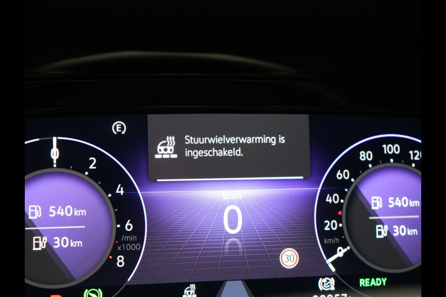 Volkswagen Golf 1.4 eHybrid Style Plug In Hybrid 204pk Dealer O.H PHEV | Adaptive Cruise | Sportstoelen Massage & Memory | IQ Light | Sfeerverlichting | Apple Carplay | Stoelen & Stuur Verwarmd | Virtual | Navigatie | DAB |