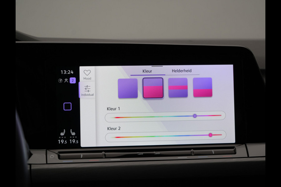 Volkswagen Golf 1.4 eHybrid Style Plug In Hybrid 204pk Dealer O.H PHEV | Adaptive Cruise | Sportstoelen Massage & Memory | IQ Light | Sfeerverlichting | Apple Carplay | Stoelen & Stuur Verwarmd | Virtual | Navigatie | DAB |