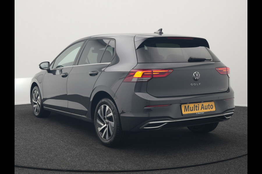 Volkswagen Golf 1.4 eHybrid Style Plug In Hybrid 204pk Dealer O.H PHEV | Adaptive Cruise | Sportstoelen Massage & Memory | IQ Light | Sfeerverlichting | Apple Carplay | Stoelen & Stuur Verwarmd | Virtual | Navigatie | DAB |