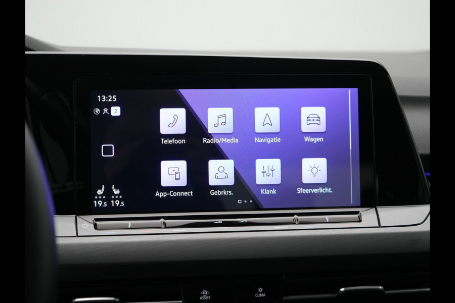 Volkswagen Golf 1.4 eHybrid Style Plug In Hybrid 204pk Dealer O.H PHEV | Adaptive Cruise | Sportstoelen Massage & Memory | IQ Light | Sfeerverlichting | Apple Carplay | Stoelen & Stuur Verwarmd | Virtual | Navigatie | DAB |
