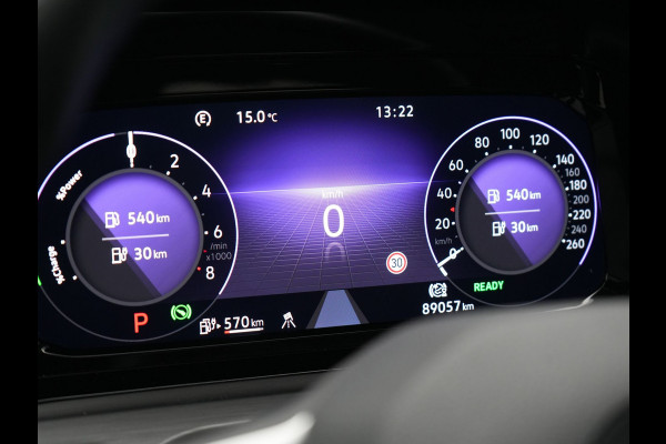 Volkswagen Golf 1.4 eHybrid Style Plug In Hybrid 204pk Dealer O.H PHEV | Adaptive Cruise | Sportstoelen Massage & Memory | IQ Light | Sfeerverlichting | Apple Carplay | Stoelen & Stuur Verwarmd | Virtual | Navigatie | DAB |
