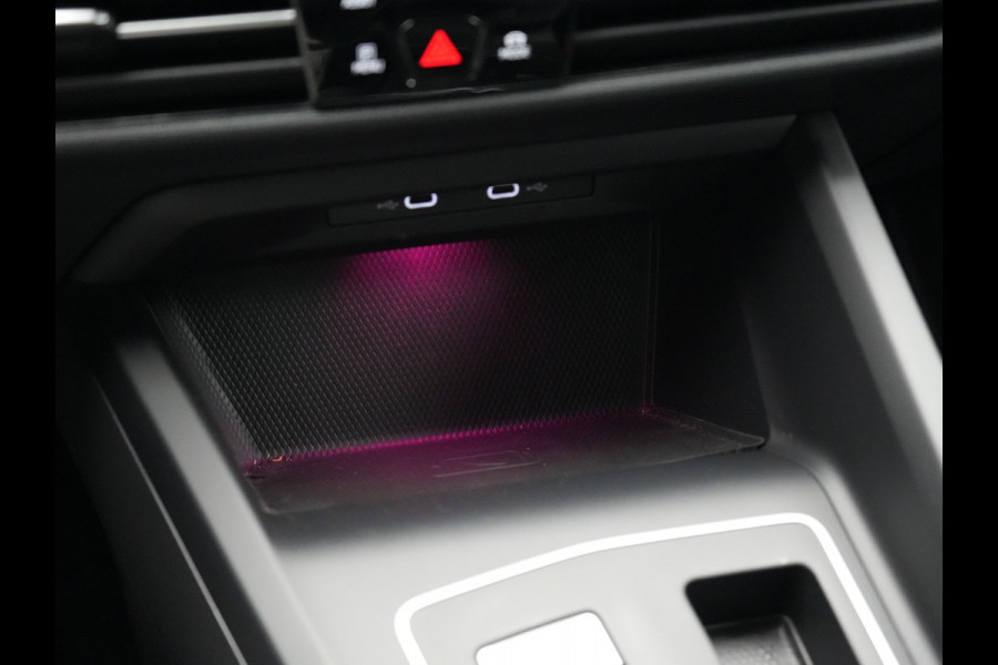 Volkswagen Golf 1.4 eHybrid Style Plug In Hybrid 204pk Dealer O.H PHEV | Adaptive Cruise | Sportstoelen Massage & Memory | IQ Light | Sfeerverlichting | Apple Carplay | Stoelen & Stuur Verwarmd | Virtual | Navigatie | DAB |