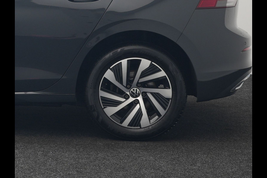 Volkswagen Golf 1.4 eHybrid Style Plug In Hybrid 204pk Dealer O.H PHEV | Adaptive Cruise | Sportstoelen Massage & Memory | IQ Light | Sfeerverlichting | Apple Carplay | Stoelen & Stuur Verwarmd | Virtual | Navigatie | DAB |