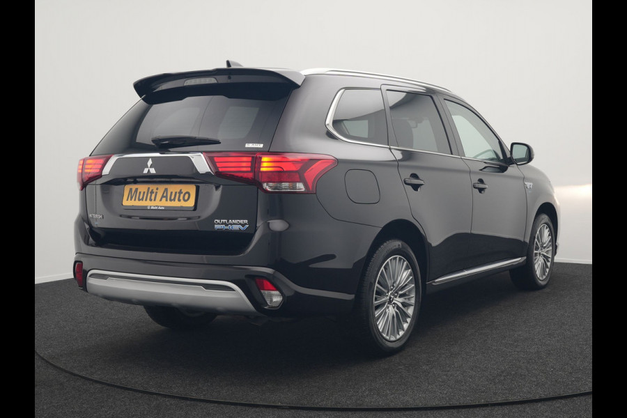 Mitsubishi Outlander 2.4 Intense Plug In Hybrid 225pk Dealer O.H PHEV | Trekhaak Afneembaar | Alcantara Sportstoelen Verwarmd | Camera | Apple Carplay | Keyless | DAB |