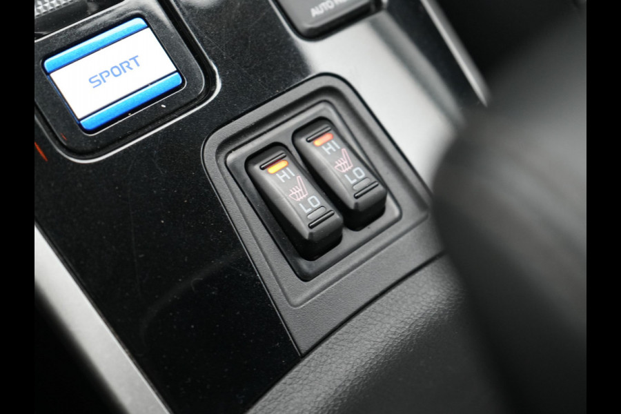 Mitsubishi Outlander 2.4 Intense Plug In Hybrid 225pk Dealer O.H PHEV | Trekhaak Afneembaar | Alcantara Sportstoelen Verwarmd | Camera | Apple Carplay | Keyless | DAB |
