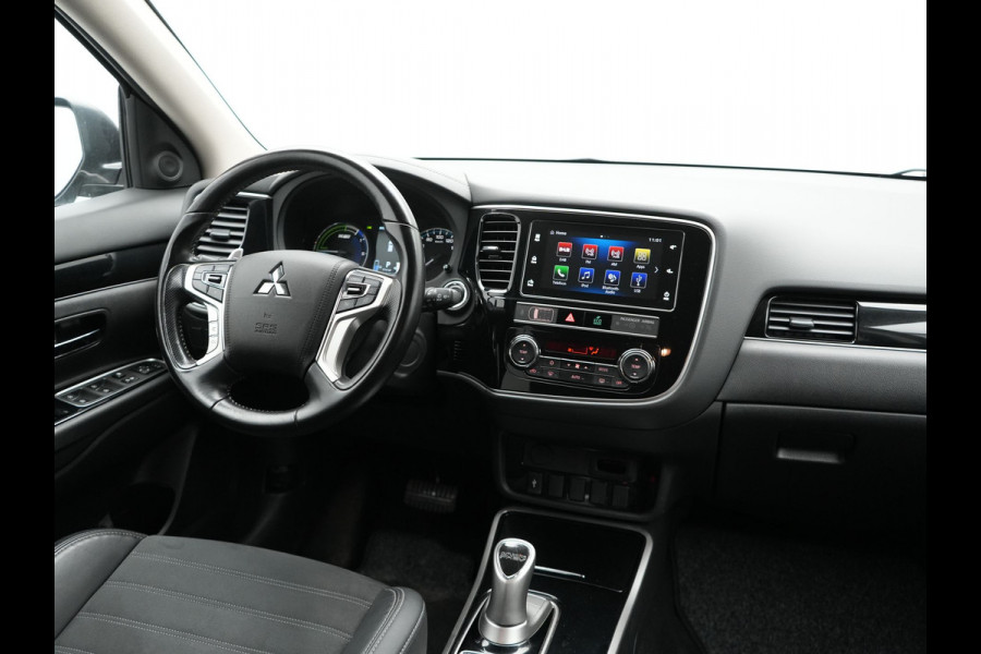 Mitsubishi Outlander 2.4 Intense Plug In Hybrid 225pk Dealer O.H PHEV | Trekhaak Afneembaar | Alcantara Sportstoelen Verwarmd | Camera | Apple Carplay | Keyless | DAB |