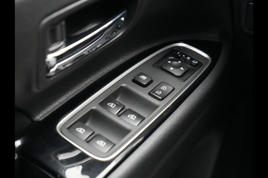 Mitsubishi Outlander 2.4 Intense Plug In Hybrid 225pk Dealer O.H PHEV | Trekhaak Afneembaar | Alcantara Sportstoelen Verwarmd | Camera | Apple Carplay | Keyless | DAB |