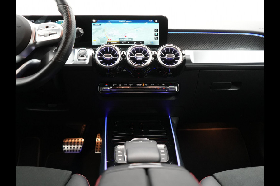 Mercedes-Benz Glb 250 AMG Line 225pk | Widescreen Navigatie | Camera  | Alcantara Sportstoelen Memory & Verwarmd | Sfeerverlichting | Apple Carplay | Keyless | DAB |