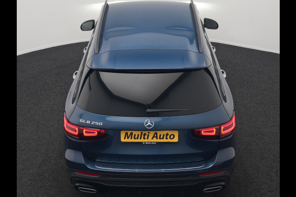 Mercedes-Benz Glb 250 AMG Line 225pk | Widescreen Navigatie | Camera  | Alcantara Sportstoelen Memory & Verwarmd | Sfeerverlichting | Apple Carplay | Keyless | DAB |