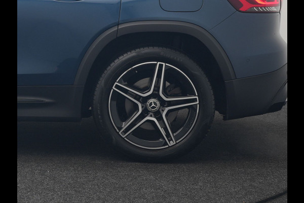 Mercedes-Benz Glb 250 AMG Line 225pk | Widescreen Navigatie | Camera  | Alcantara Sportstoelen Memory & Verwarmd | Sfeerverlichting | Apple Carplay | Keyless | DAB |