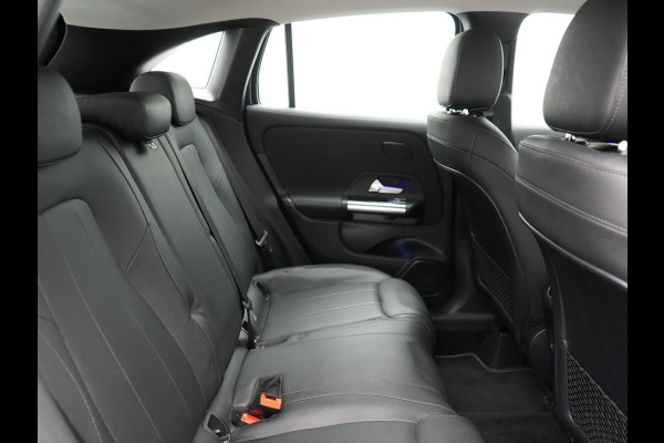 Mercedes-Benz GLA 250 e Style Plug In Hybrid 218pk Dealer O.H. PHEV | 360 Camera | Adaptive Cruise | Apple Carplay | Widescreen Navigatie | Lederen Sportstoelen Verwarmd | 18" L.M | Virtual | DAB |