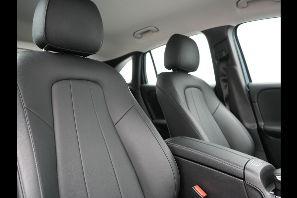 Mercedes-Benz GLA 250 e Style Plug In Hybrid 218pk Dealer O.H. PHEV | 360 Camera | Adaptive Cruise | Apple Carplay | Widescreen Navigatie | Lederen Sportstoelen Verwarmd | 18" L.M | Virtual | DAB |