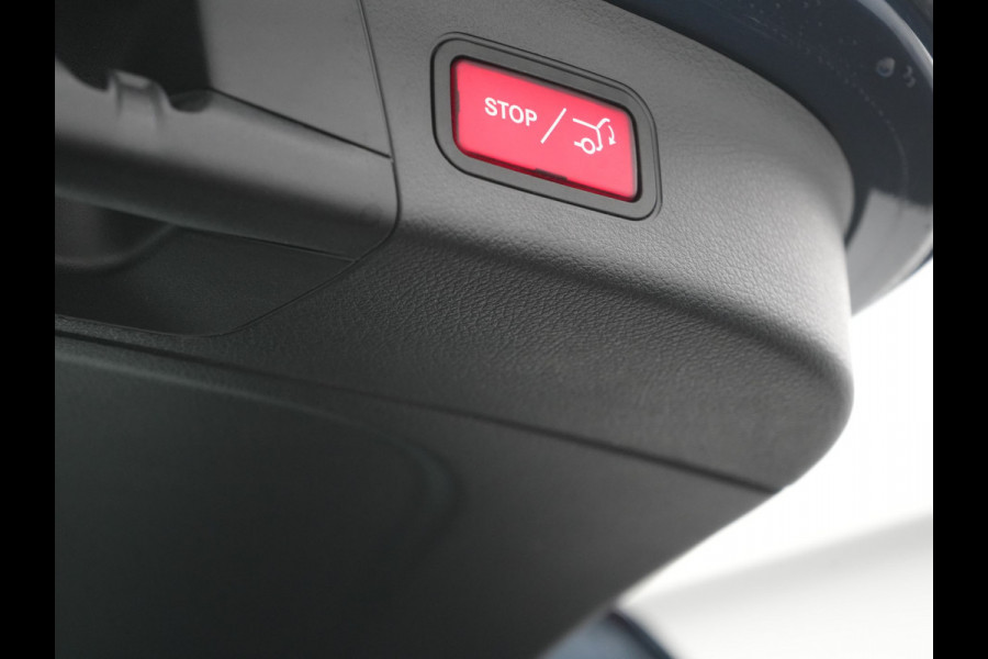 Mercedes-Benz GLA 250 e Style Plug In Hybrid 218pk Dealer O.H. PHEV | 360 Camera | Adaptive Cruise | Apple Carplay | Widescreen Navigatie | Lederen Sportstoelen Verwarmd | 18" L.M | Virtual | DAB |