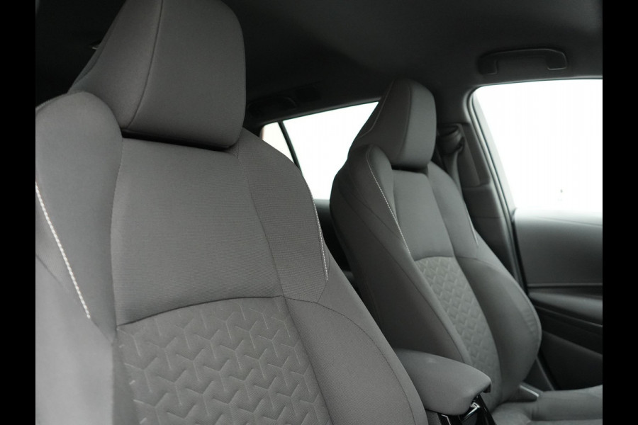 Toyota Corolla Touring Sports 1.8 Hybrid Dynamic Hybrid 123pk Dealer O.H | Adaptive Cruise | Sportstoelen & Stuur Verwarmd | Camera | Apple Carplay | Keyless | Blis | Navigatie | DAB |