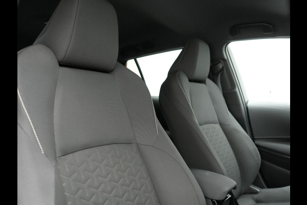 Toyota Corolla Touring Sports 1.8 Hybrid Dynamic Hybrid 123pk Dealer O.H | Adaptive Cruise | Sportstoelen & Stuur Verwarmd | Camera | Apple Carplay | Keyless | Blis | Navigatie | DAB |