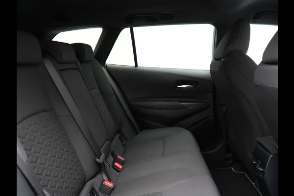 Toyota Corolla Touring Sports 1.8 Hybrid Dynamic Hybrid 123pk Dealer O.H | Adaptive Cruise | Sportstoelen & Stuur Verwarmd | Camera | Apple Carplay | Keyless | Blis | Navigatie | DAB |