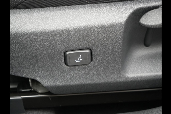 Toyota Corolla Touring Sports 1.8 Hybrid Dynamic Hybrid 123pk Dealer O.H | Adaptive Cruise | Sportstoelen & Stuur Verwarmd | Camera | Apple Carplay | Keyless | Blis | Navigatie | DAB |