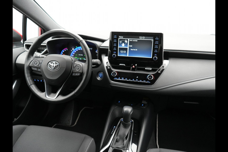 Toyota Corolla Touring Sports 1.8 Hybrid Dynamic Hybrid 123pk Dealer O.H | Adaptive Cruise | Sportstoelen & Stuur Verwarmd | Camera | Apple Carplay | Keyless | Blis | Navigatie | DAB |