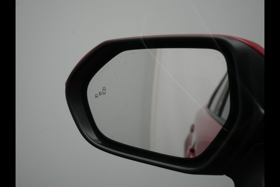 Toyota Corolla Touring Sports 1.8 Hybrid Dynamic Hybrid 123pk Dealer O.H | Adaptive Cruise | Sportstoelen & Stuur Verwarmd | Camera | Apple Carplay | Keyless | Blis | Navigatie | DAB |