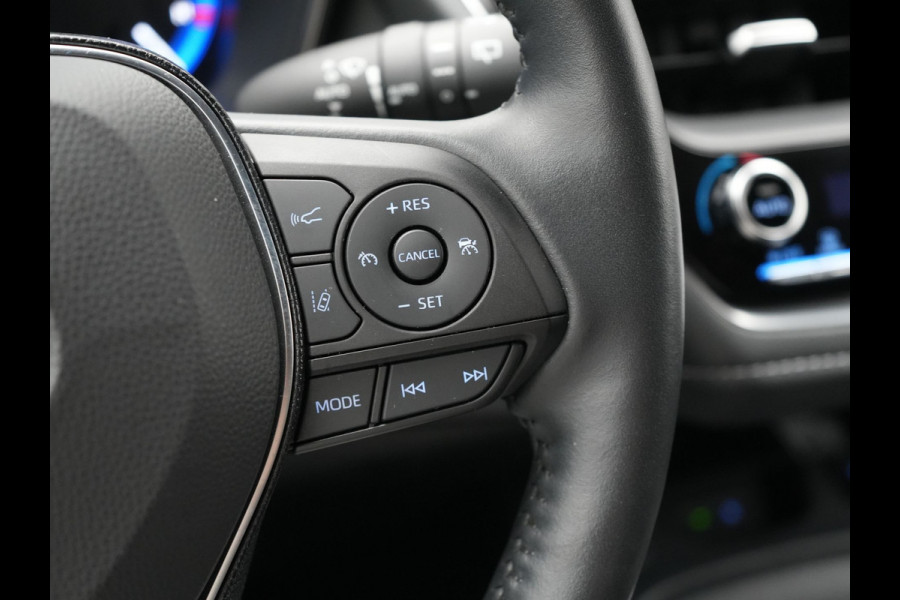 Toyota Corolla Touring Sports 1.8 Hybrid Dynamic Hybrid 123pk Dealer O.H | Adaptive Cruise | Sportstoelen & Stuur Verwarmd | Camera | Apple Carplay | Keyless | Blis | Navigatie | DAB |