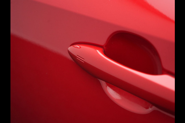 Toyota Corolla Touring Sports 1.8 Hybrid Dynamic Hybrid 123pk Dealer O.H | Adaptive Cruise | Sportstoelen & Stuur Verwarmd | Camera | Apple Carplay | Keyless | Blis | Navigatie | DAB |