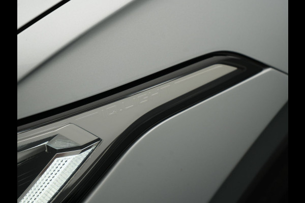 Volkswagen Tiguan 1.4 TSI eHybrid Elegance Plug In Hybrid 245pk Dealer O.H PHEV | Adaptive Cruise | Head Up | IQ Light | 360 Camera | Alcantara Sportstoelen Massage & Verwarmd | Sfeerverlichting | Keyless | Stuur Verwarmd | Apple Carplay | Navigatie | DAB |