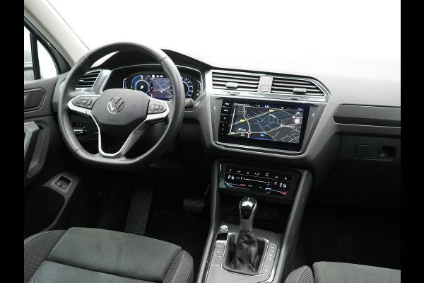 Volkswagen Tiguan 1.4 TSI eHybrid Elegance Plug In Hybrid 245pk Dealer O.H PHEV | Adaptive Cruise | Head Up | IQ Light | 360 Camera | Alcantara Sportstoelen Massage & Verwarmd | Sfeerverlichting | Keyless | Stuur Verwarmd | Apple Carplay | Navigatie | DAB |