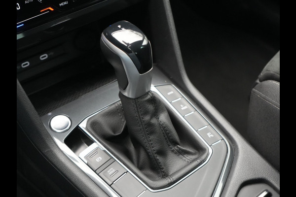 Volkswagen Tiguan 1.4 TSI eHybrid Elegance Plug In Hybrid 245pk Dealer O.H PHEV | Adaptive Cruise | Head Up | IQ Light | 360 Camera | Alcantara Sportstoelen Massage & Verwarmd | Sfeerverlichting | Keyless | Stuur Verwarmd | Apple Carplay | Navigatie | DAB |