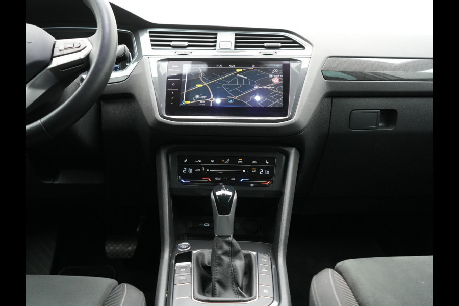 Volkswagen Tiguan 1.4 TSI eHybrid Elegance Plug In Hybrid 245pk Dealer O.H PHEV | Adaptive Cruise | Head Up | IQ Light | 360 Camera | Alcantara Sportstoelen Massage & Verwarmd | Sfeerverlichting | Keyless | Stuur Verwarmd | Apple Carplay | Navigatie | DAB |
